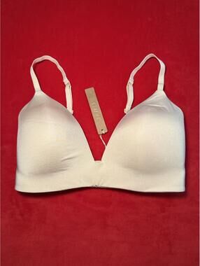 SKIMS Light Beige Wireless V-Neck Comfort Bra